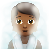 Person in Dampfsauna: mitteldunkle Hautfarbe