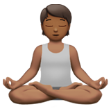 Person im Lotossitz: mitteldunkle Hautfarbe