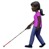 Frau mit Langstock: dunkle Hautfarbe