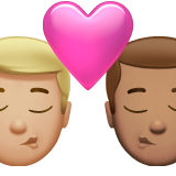 sich küssendes Paar: Mann, Mann, mittelhelle Hautfarbe und mittlere Hautfarbe