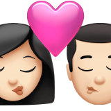 sich küssendes Paar: Frau, Mann und helle Hautfarbe