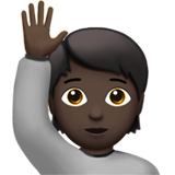 Person mit erhobenem Arm: dunkle Hautfarbe