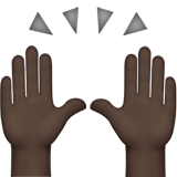 zwei erhobene Handflächen: dunkle Hautfarbe