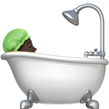 badende Person: dunkle Hautfarbe