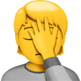 Mann fasst sich an Kopf